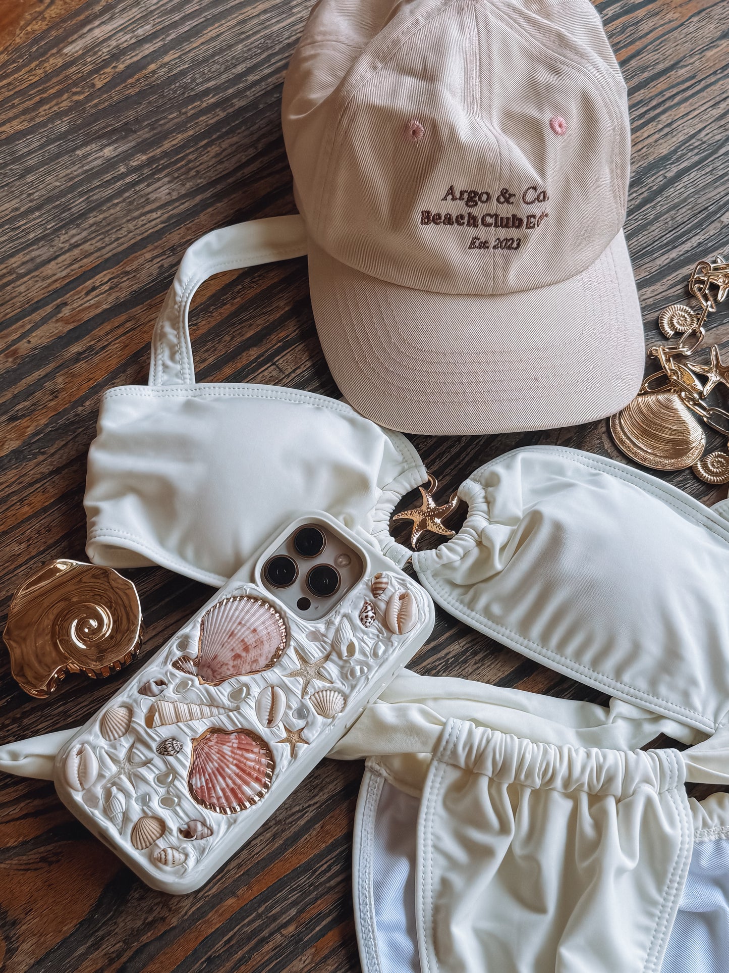 Beach Club Edit. Cap