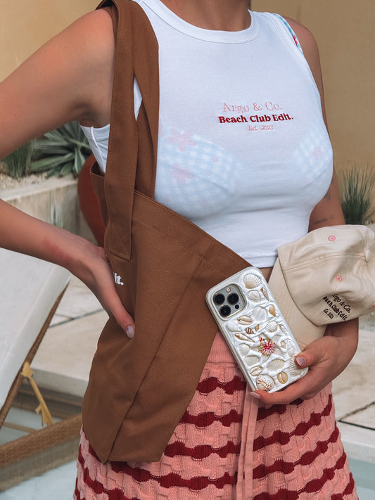 Beach Club Edit. Crop